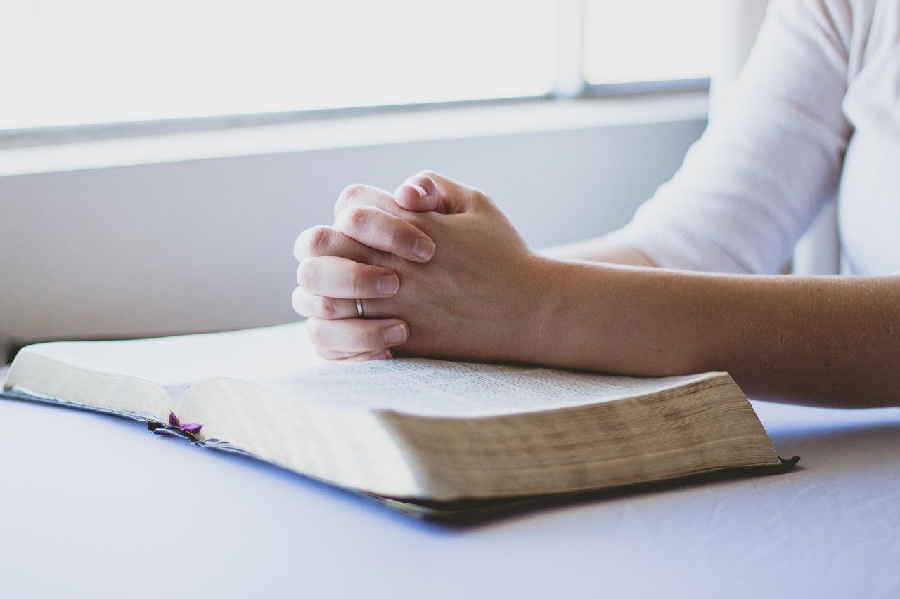 Prayer and Anointing Oil for Healing: A Biblical Guide to James 5:14